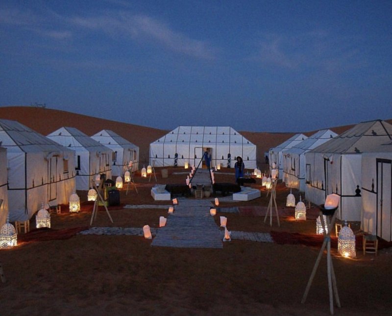 luxury camp desert